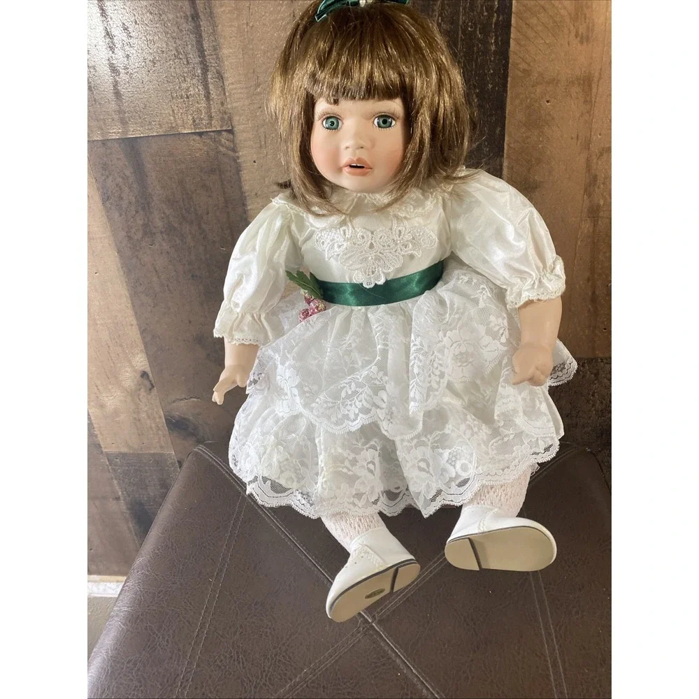 House of Lloyd Christmas Around the World Kaitlyn Mikael Porcelain Doll Vtg 1991